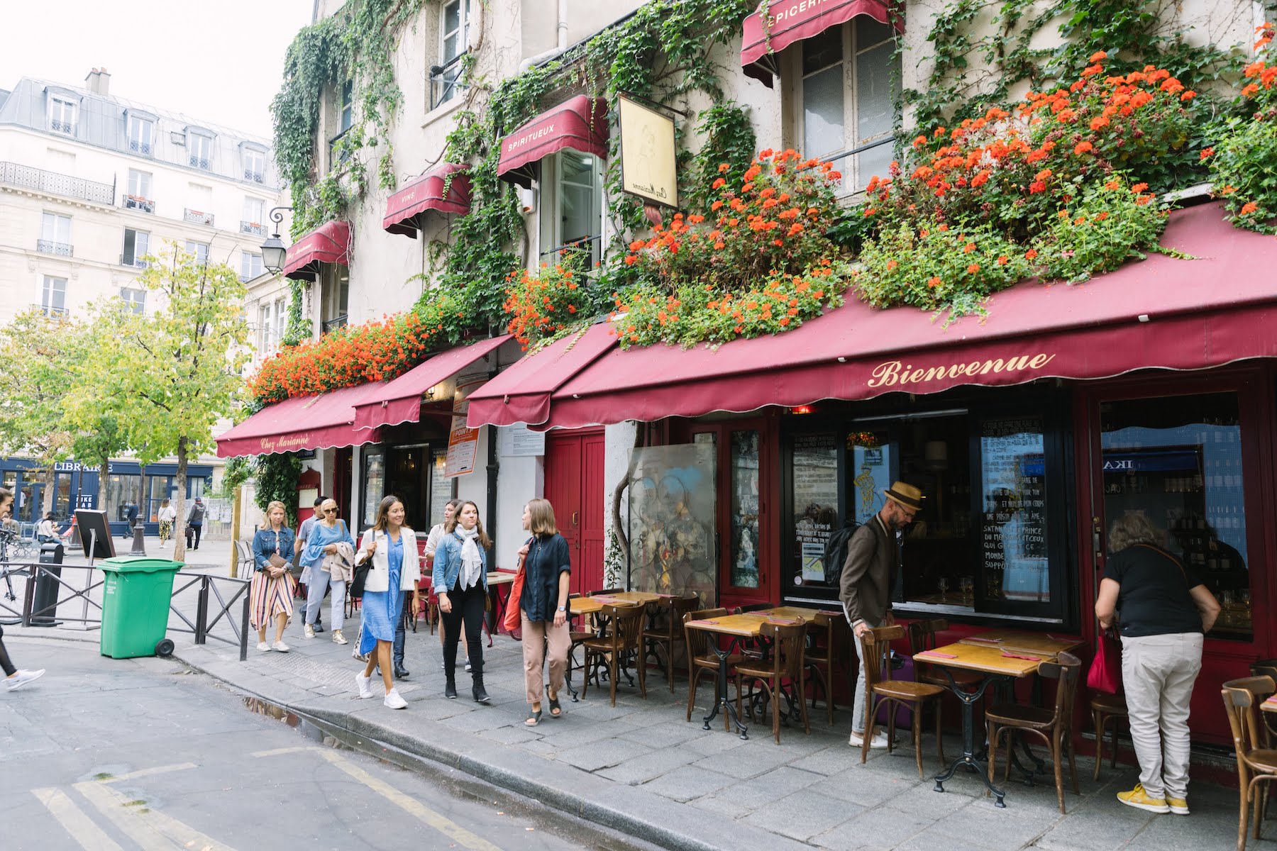 5 Famous Restaurants You Have to Visit in Paris – Devour Tours